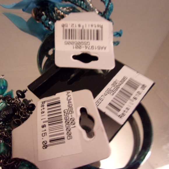 NWTS 2 GOLDEN STELLA BRACELETS & EARRINGS RETAIL $ - Picture 4 of 6